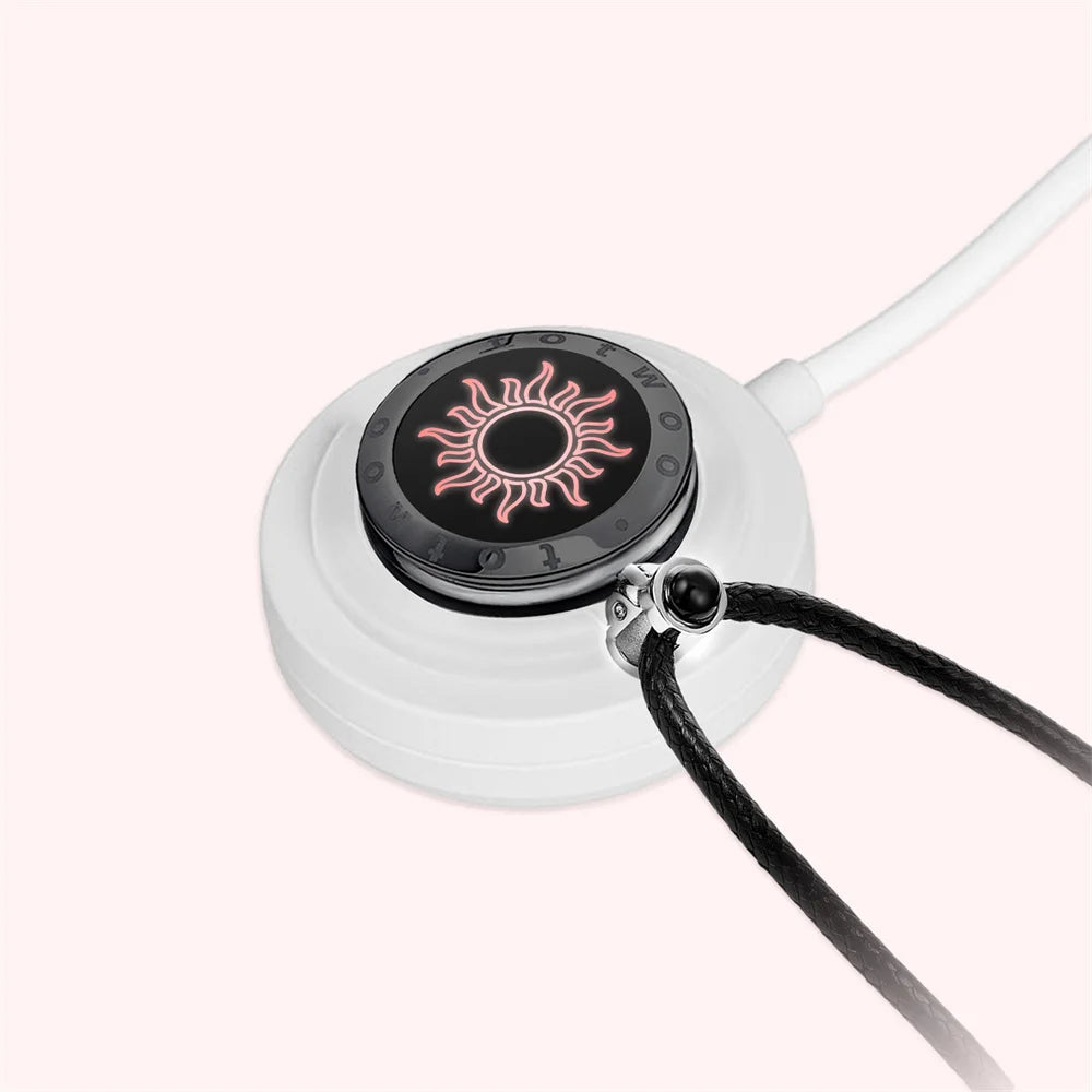TOTWOO Sun & Moon Touch Necklaces with Agate Vibration & Light Up Necklace For Long Distance Relationship Gifts Couples Necklace