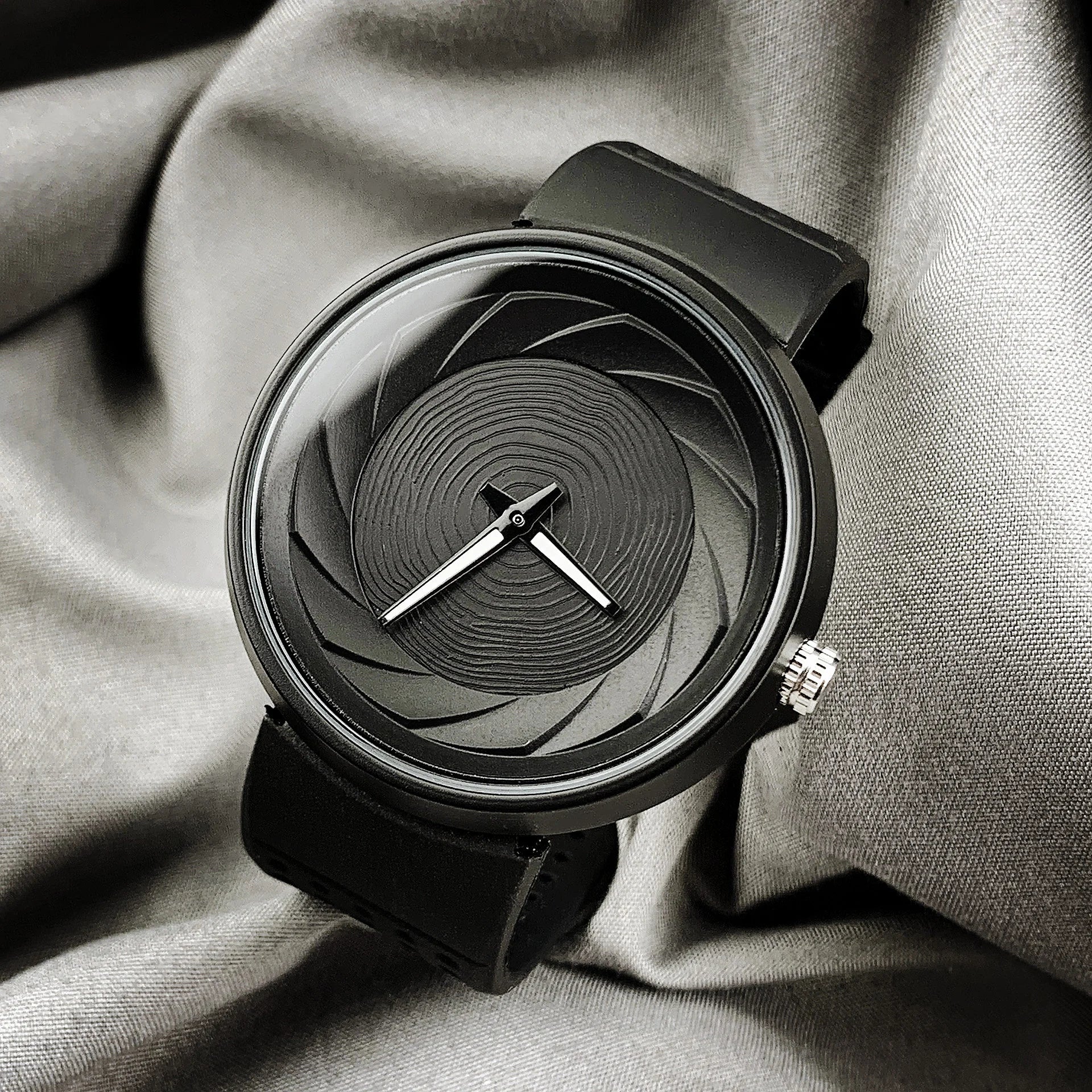 2023 men's gift Enmex creative industrial Lens and prism wristwatch coil design light sports fashion quartz watches