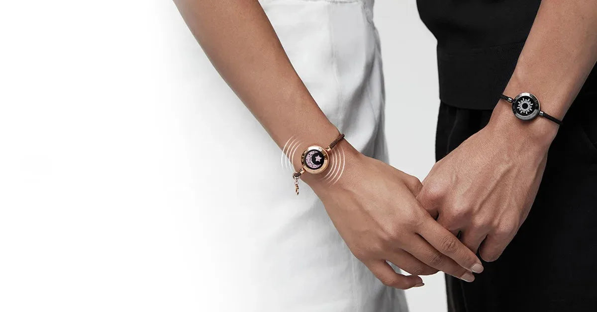 2025 Long Distance touch Light up&Vibrat Bracelets for Couples, Long Distance Relationship Gifts Smart Sun&Moon Love Bracelet