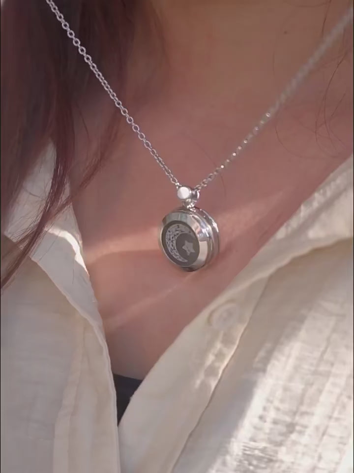 TOTWOO Sun & Moon Touch Necklaces with Agate Vibration & Light Up Necklace For Long Distance Relationship Gifts Couples Necklace