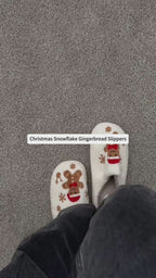 Christmas Snowflake Gingerbread Slippers Winter Indoor Non-slip Floor Bedroom Fuzzy House Shoes For Women Home Slippers